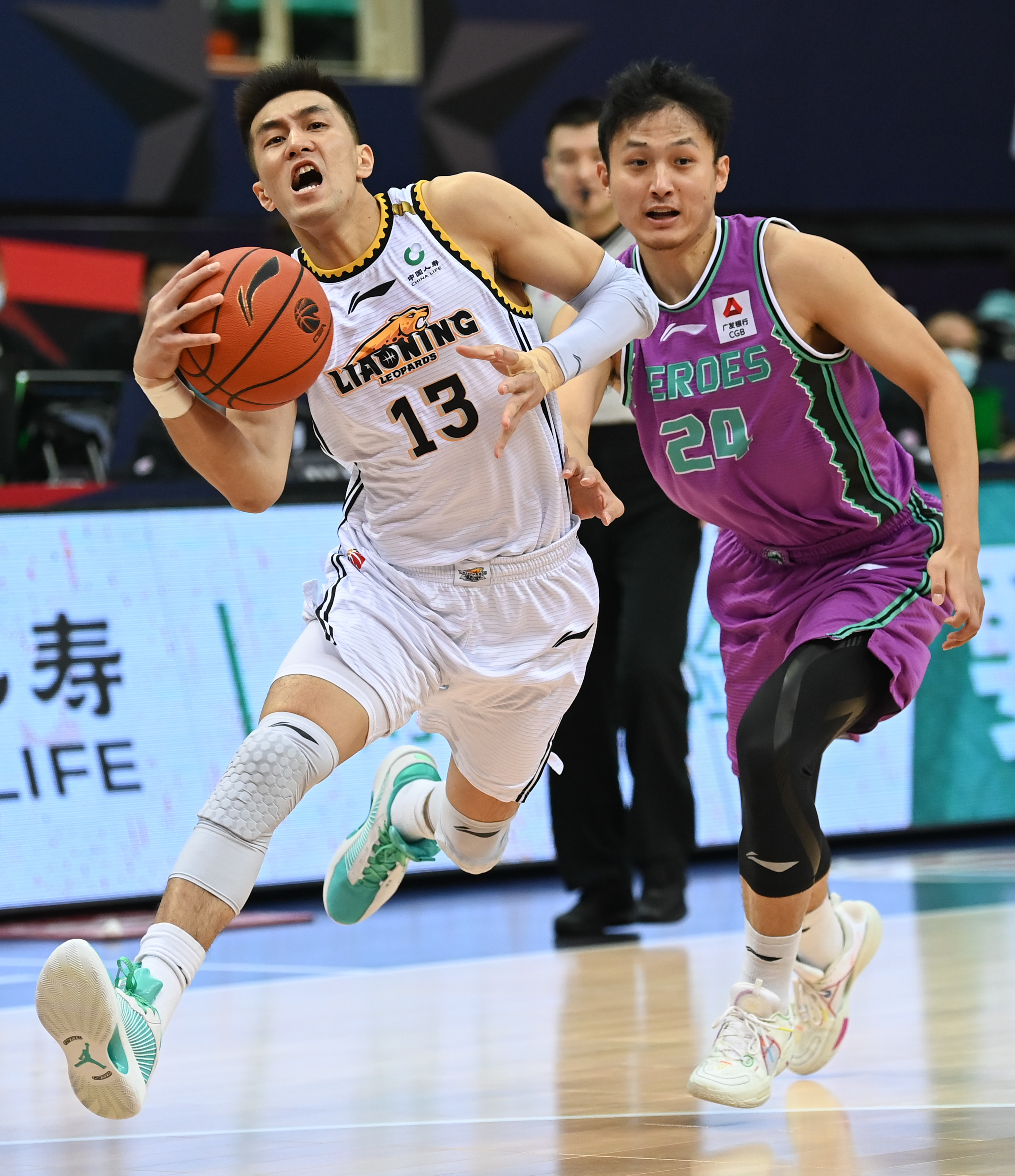 亚博体育-尼斯发布备战花絮，赛前完成体检，CBA常规赛任务艰巨，纪律约束更严格-亚博体育